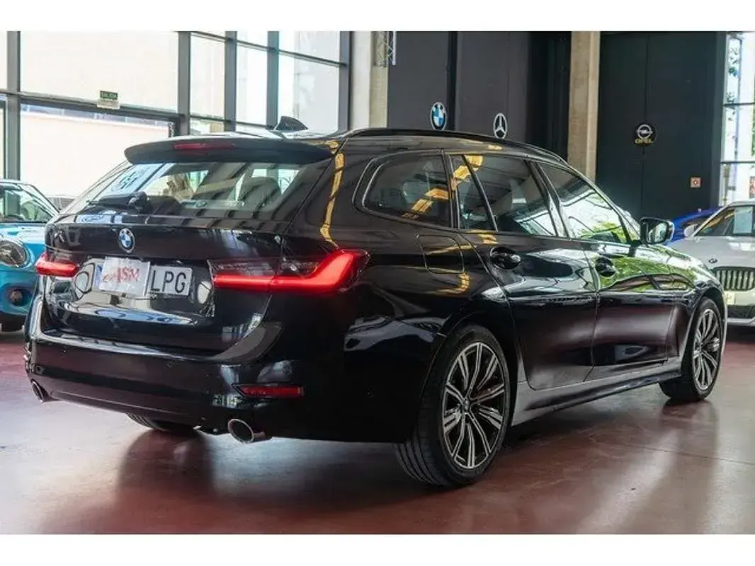 Usado BMW 330 Shadowline 258 CV (189 kW) 2021 Negro Familiar