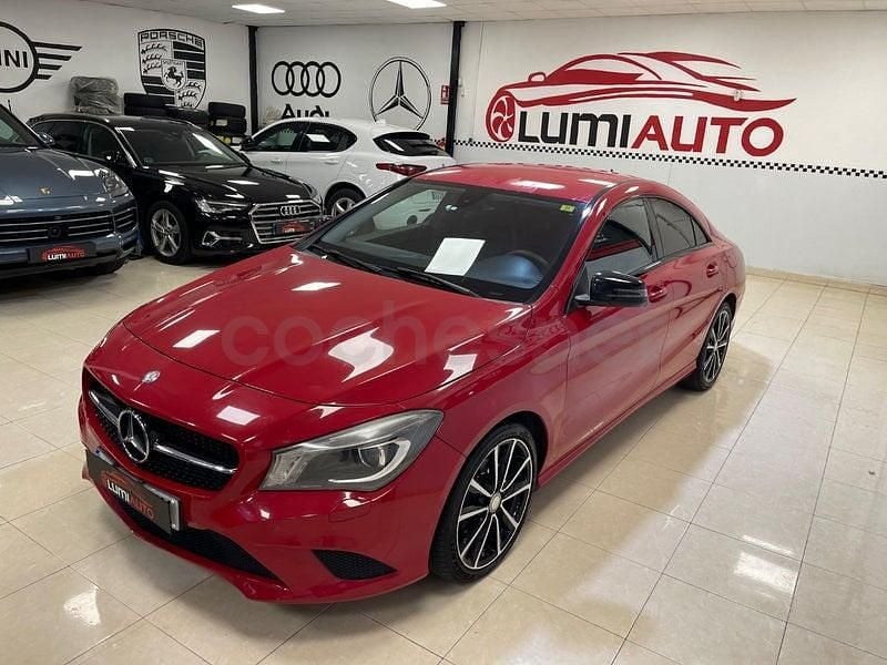 Usado Mercedes CLA200 136 CV (100 kW) 2015 Rojo Berlina