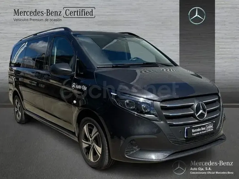 Usado Mercedes Vito 136 CV (100 kW) 2025 Gris / plata Van