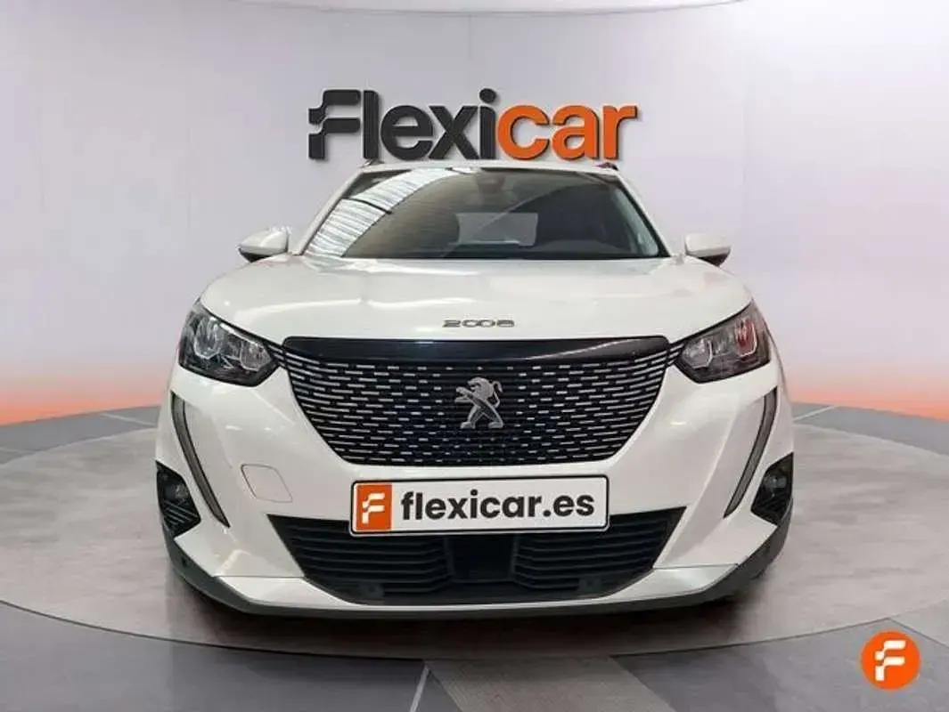 Usado Peugeot 2008 Allure 131 CV (96 kW) 2020 Blanco SUV