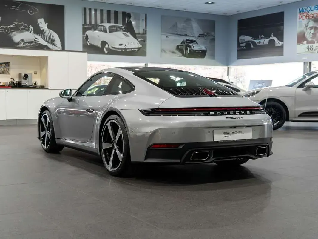 Usado Porsche 911 Carrera 394 CV (289 kW) 2026 Plateado Coupe