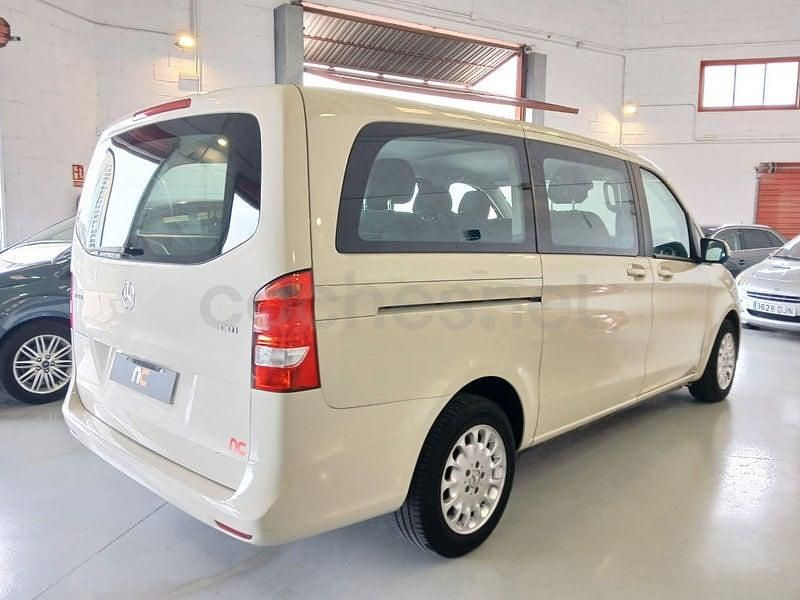 Usado Mercedes V200 Avantgarde 136 CV (100 kW) 2014 Beige Monovolumen