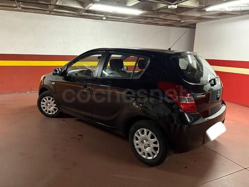 Usado Hyundai i20 Classic 78 HP (57 kW) 2010 Preto Citadino
