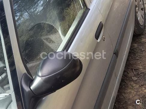 Gris / plata Usado 2010 Citroën Xsara Picasso Monovolumen | 2900 € (Buen precio) - Imagen 1/4