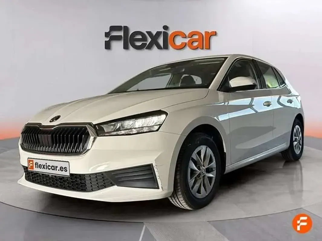 Usado Skoda Fabia Ambition 95 CV (69 kW) 2023 Blanco Utilitario