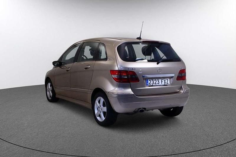 Usado Mercedes B180 109 CV (80 kW) 2008 Blanco Monovolumen