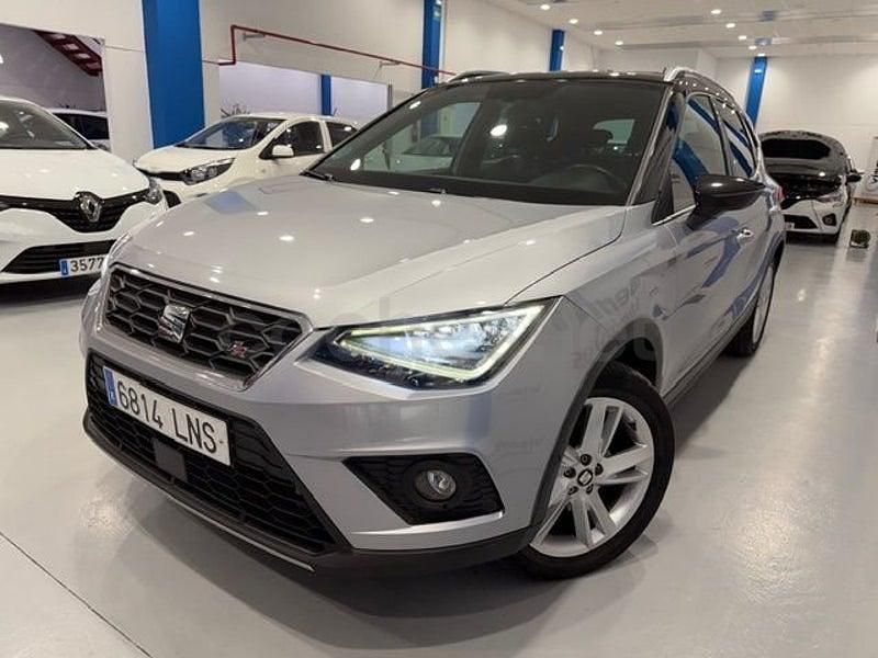 Usado Seat Arona FR 110 CV (80 kW) 2021 Gris / plata SUV