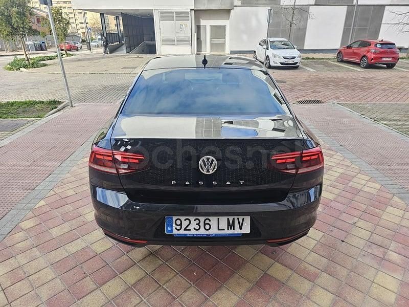 Usado VW Passat Executive 122 CV (89 kW) 2021 Negro Berlina