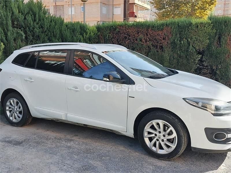 Usado Renault Mégane GrandTour LIMITED 115 CV (84 kW) 2016 Blanco Familiar