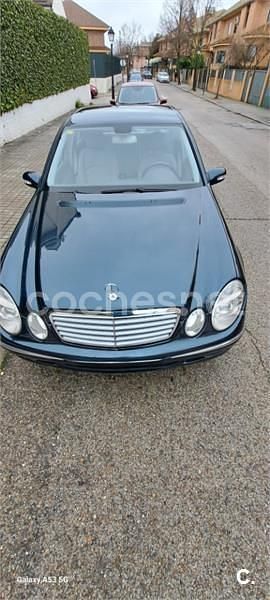 Usado Mercedes E270 Elegance 177 CV (130 kW) 2004 Azul Berlina