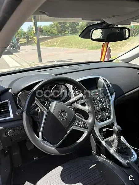 Usado Opel Astra Selective 165 CV (121 kW) 2015 Blanco Berlina