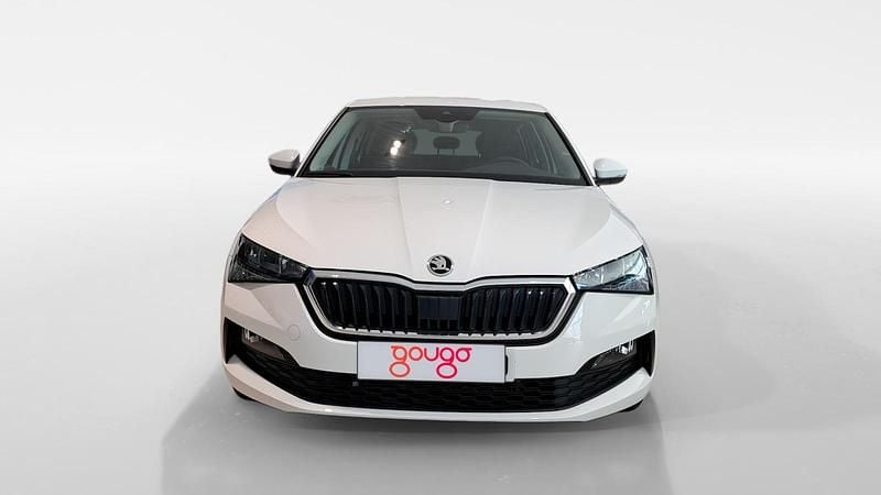 Usado Skoda Scala 115 CV (84 kW) 2024 Blanco Utilitario
