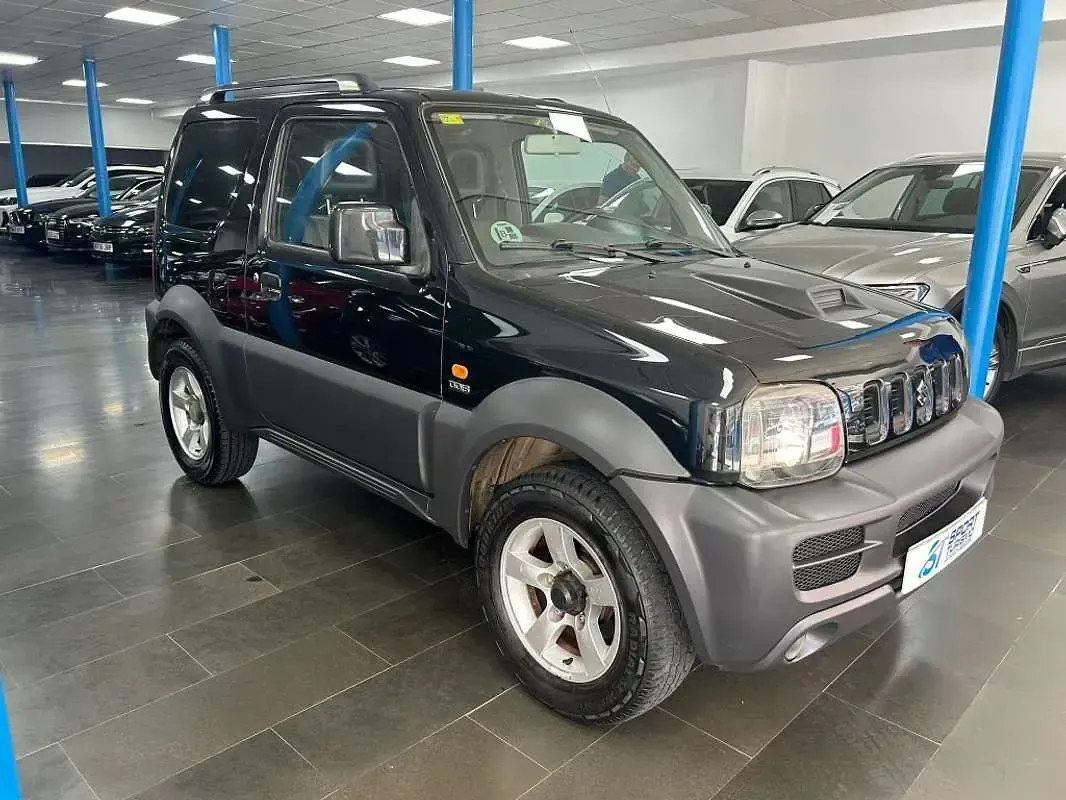 Usado Suzuki Jimny 86 CV (63 kW) 2007 Negro SUV