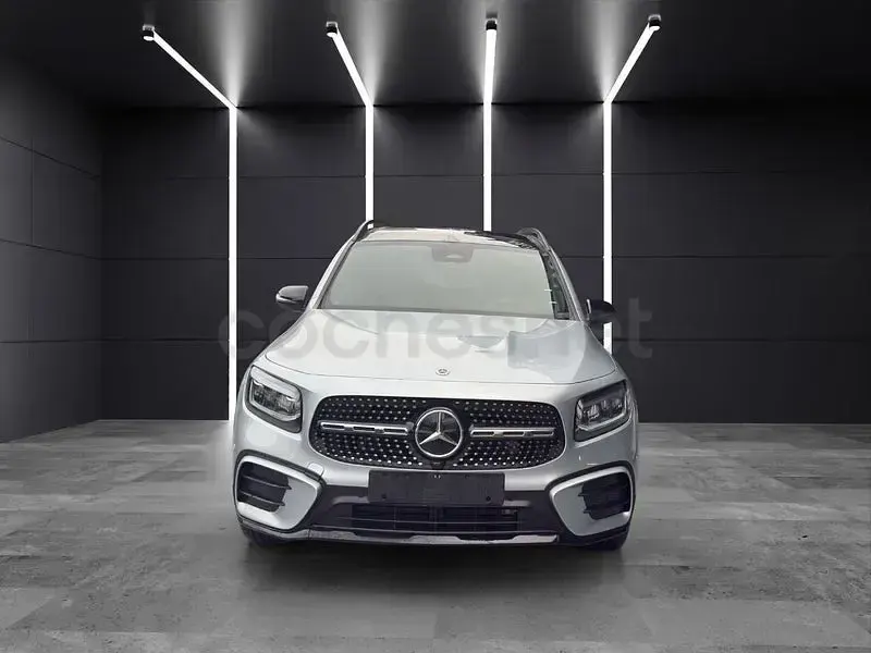 Nuevo Mercedes GLB200 150 CV (110 kW) 2025 Gris / plata SUV
