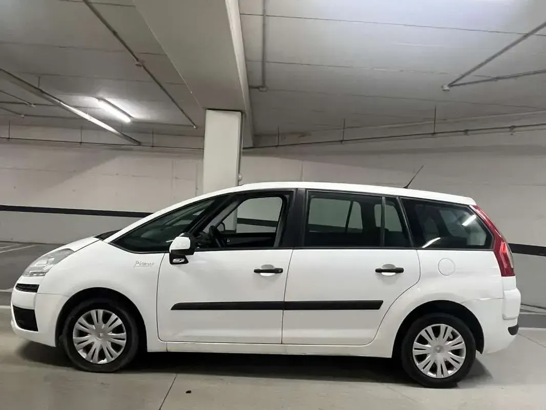 Usado Citroën Grand C4 Picasso First 120 CV (88 kW) 2011 Blanco Monovolumen