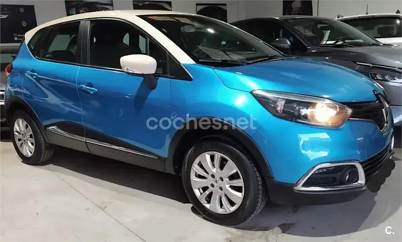Usado Renault Captur Intens 90 CV (66 kW) 2017 Azul SUV