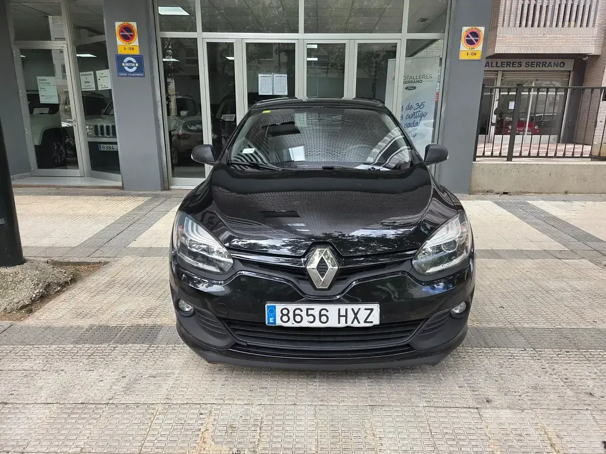Usado Renault Mégane III Life 116 CV (85 kW) 2014 Negro Utilitario