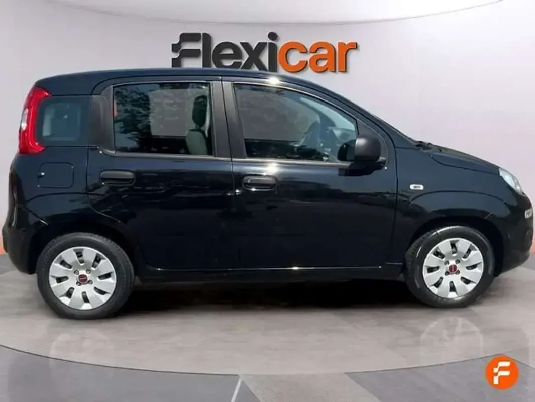 Usado Fiat Panda Easy 69 CV (50 kW) 2016 Negro Utilitario