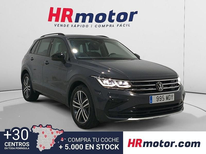 Gris Usado 2023 VW Tiguan Life SUV | 28.990 € (Un poco caro) - Imagen 1/4