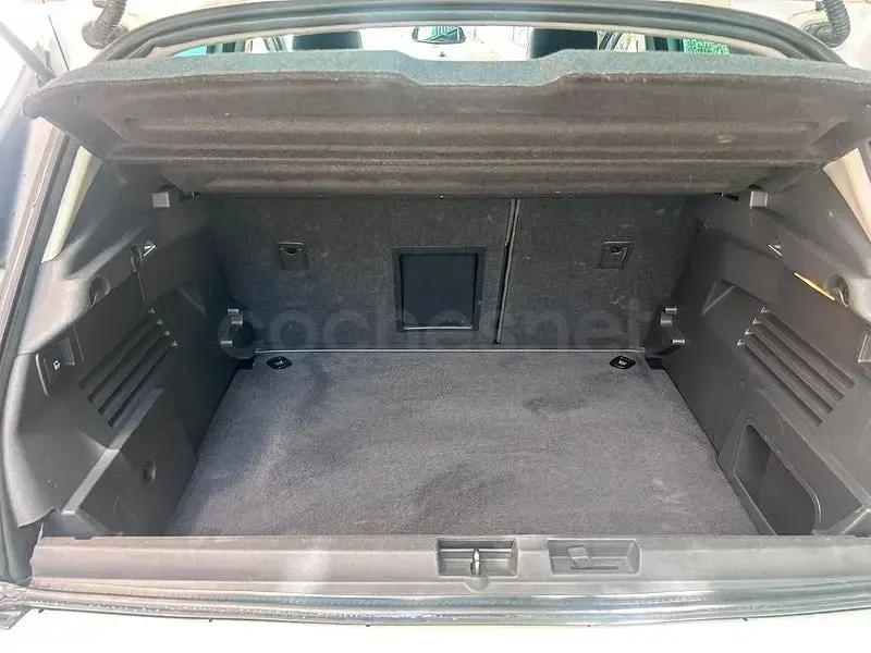 Usado Peugeot 3008 Allure 120 CV (88 kW) 2016 Blanco SUV