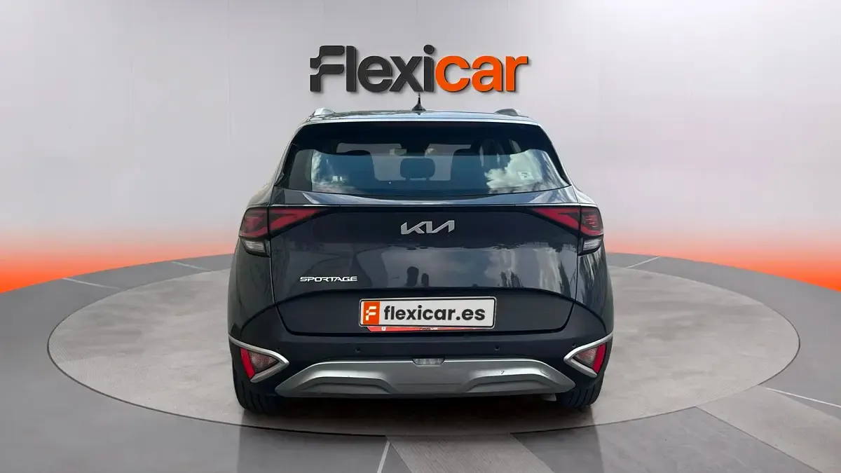 Usado Kia Sportage 136 CV (100 kW) 2023 Gris SUV