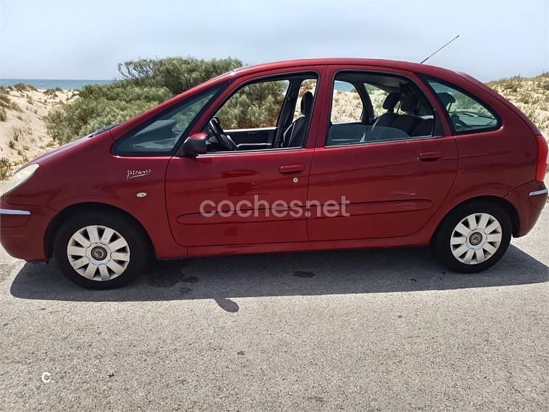 Rojo Usado 2008 Citroën Xsara Picasso Exclusive Monovolumen | 3900 € (Precio justo) - Imagen 1/4