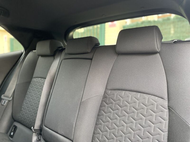 Usado Toyota Corolla 184 CV (135 kW) 2020 Gris Familiar