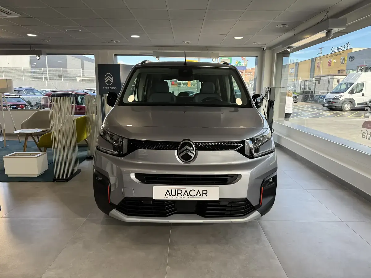 Usado Citroën Berlingo 102 CV (75 kW) 2025 Gris / plata Monovolumen