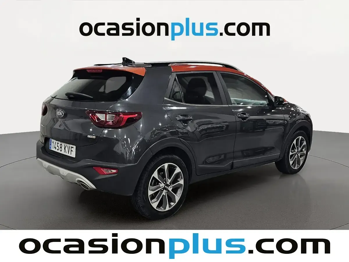 Usado Kia Stonic 100 CV (73 kW) 2019 Gris SUV