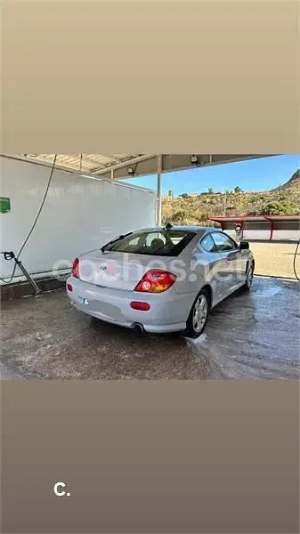 Usado Hyundai Coupé 105 CV (77 kW) 2005 Gris / plata Coupe