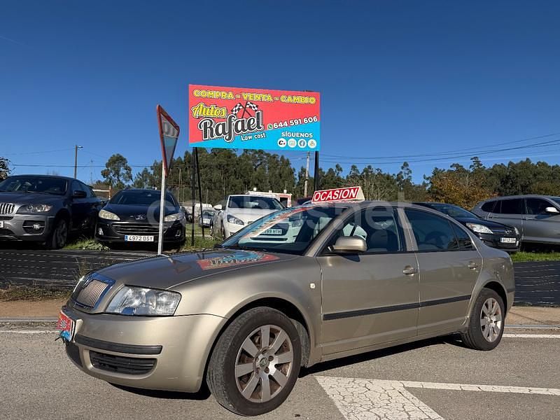Beige Usado 2003 Skoda Superb Classic Berlina | 3500 € - Imagen 1/4