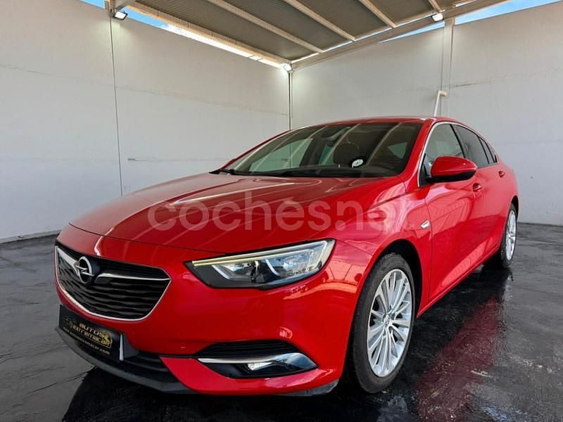 Usado Opel Insignia Innovation 136 CV (100 kW) 2020 Rojo Berlina