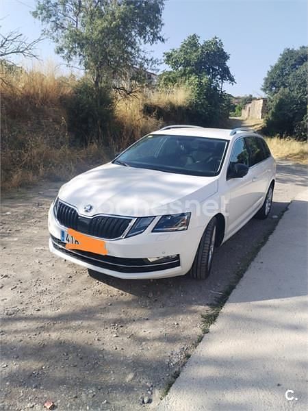 Blanco Usado 2017 Skoda Octavia Ambition Familiar | 8500 € (Precio justo) - Imagen 1/4