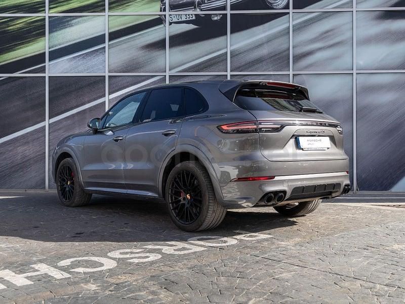 Usado Porsche Cayenne GTS 460 CV (338 kW) 2022 Gris / plata SUV