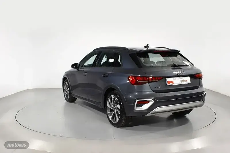 Usado Audi A3 e-tron Ambiente 150 CV (110 kW) 2025 Gris Utilitario
