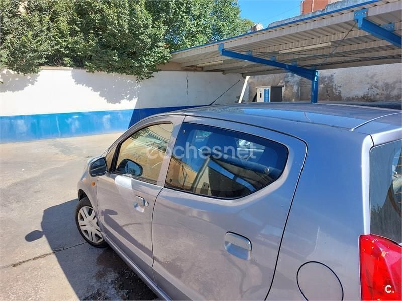 Usado Nissan Pixo Acenta 68 CV (50 kW) 2010 Azul Utilitario