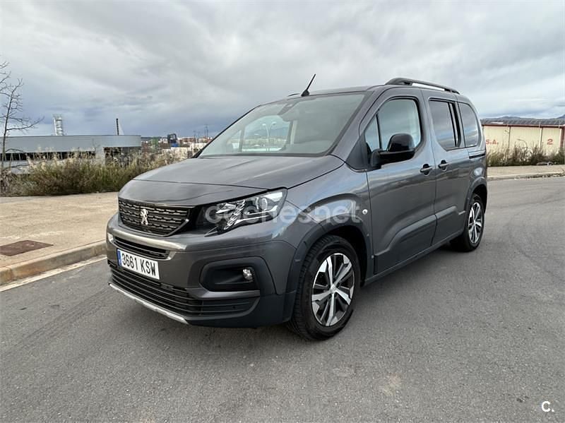 Usado Peugeot Rifter GT-line 130 CV (95 kW) 2019 Gris / plata Monovolumen