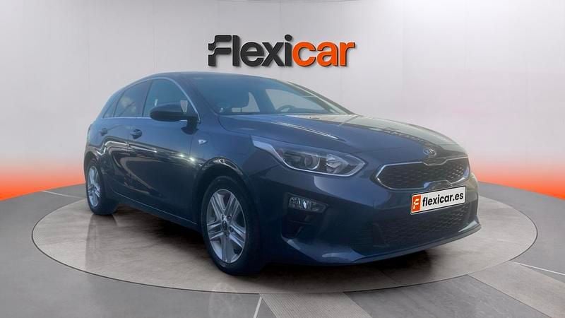 Usado Kia Ceed 120 CV (88 kW) 2019 Gris Utilitario