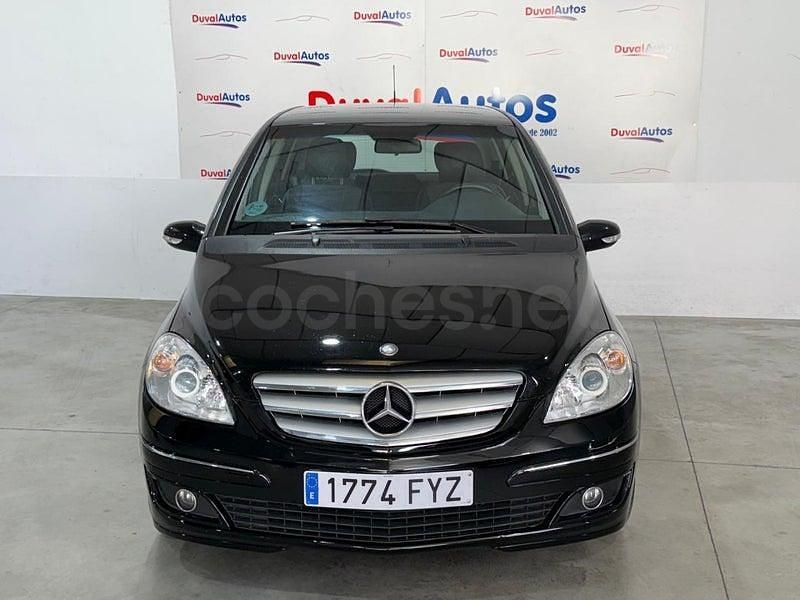 Usado Mercedes B200 136 CV (100 kW) 2008 Negro Monovolumen
