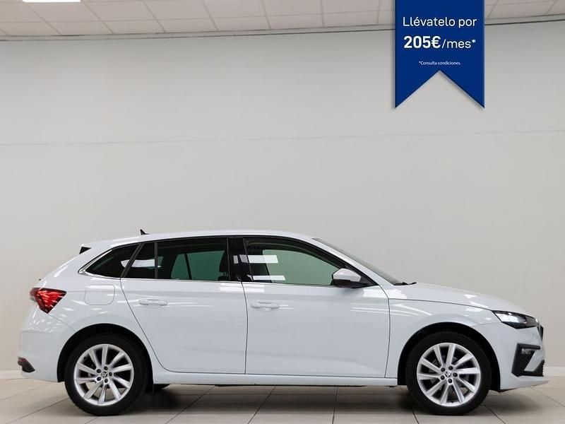 Usado Skoda Scala Selection 115 CV (84 kW) 2024 Blanco Utilitario
