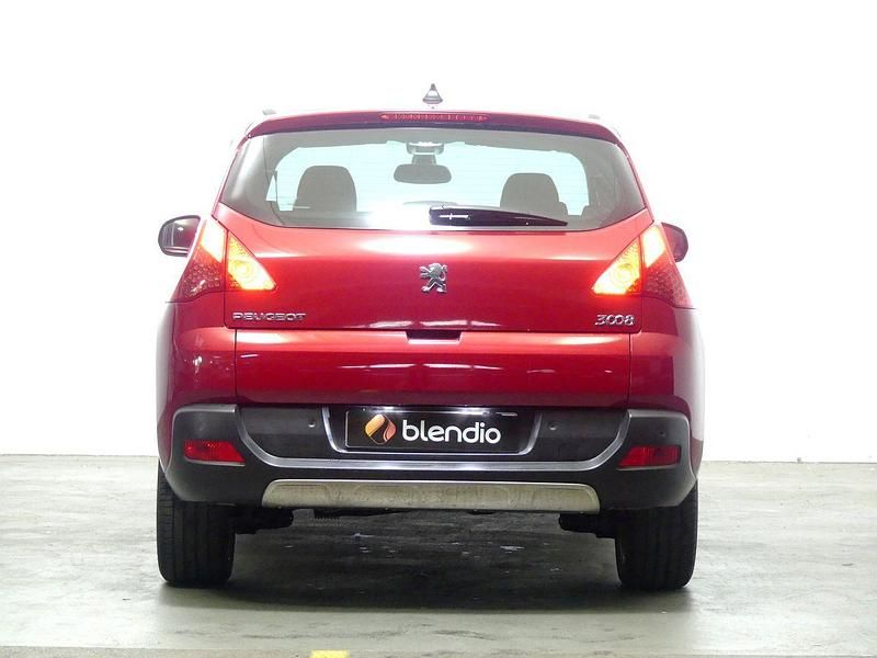Usado Peugeot 3008 Sport 121 CV (88 kW) 2011 Rojo Berlina
