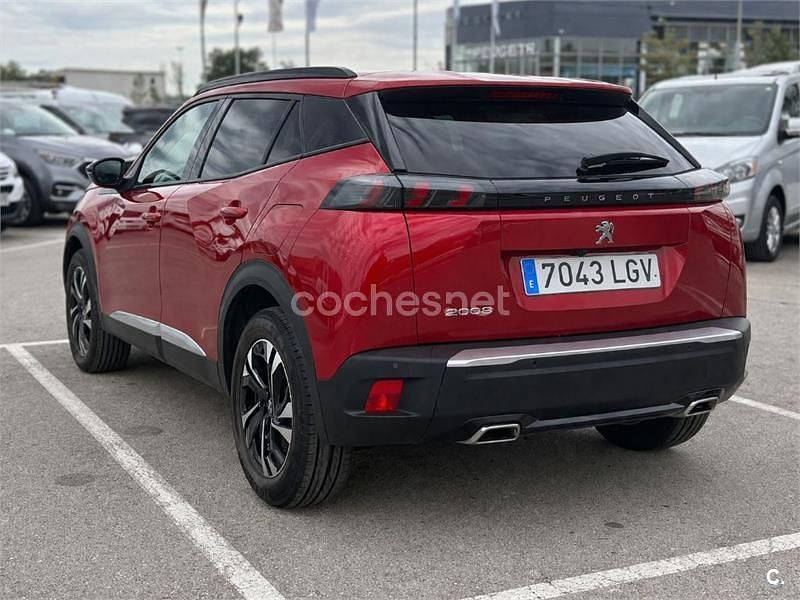 Usado Peugeot 2008 Allure 110 CV (80 kW) 2020 Rojo SUV