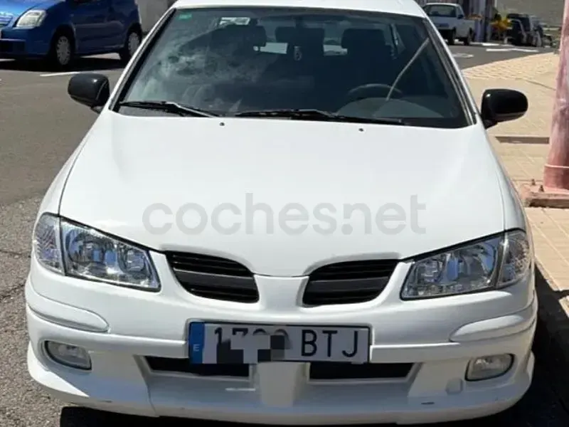 Usado Nissan Almera 114 CV (83 kW) 2002 Blanco Berlina