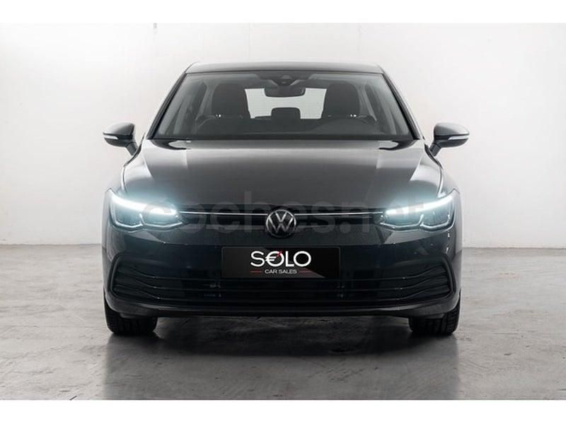 Usado VW Golf VIII Life 110 CV (80 kW) 2024 Gris / plata Berlina