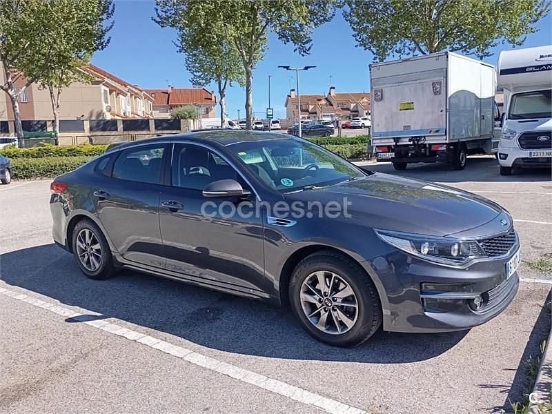 Usado Kia Optima 141 CV (103 kW) 2016 Gris / plata Berlina