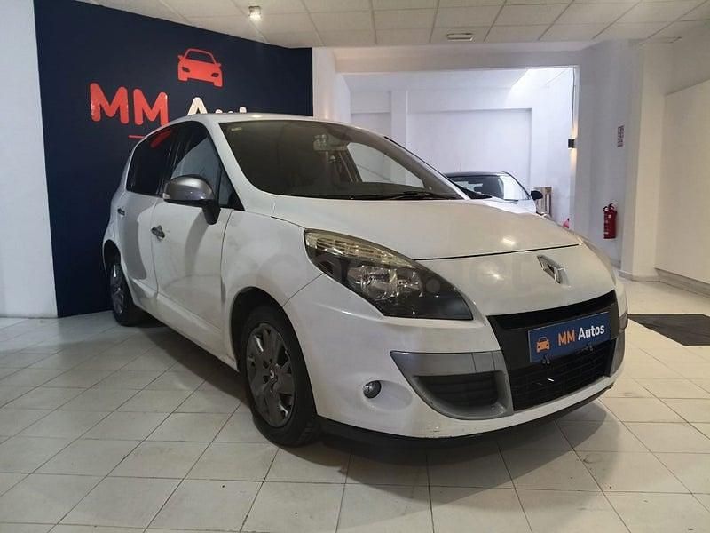 Usado Renault Scénic III Authentique 95 CV (69 kW) 2011 Blanco Monovolumen