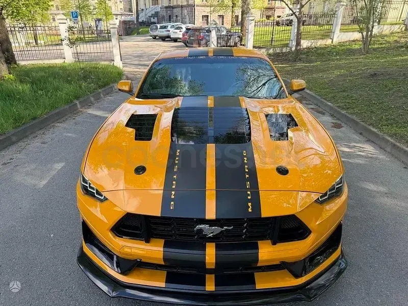 Usado Ford Mustang 290 CV (213 kW) 2019 Amarillo Coupe