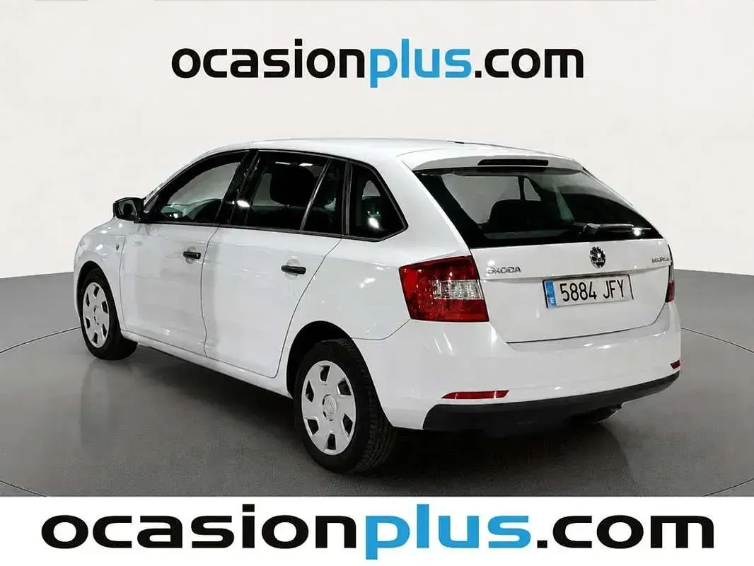 Usado Skoda Rapid Active 90 CV (66 kW) 2015 Blanco Utilitario