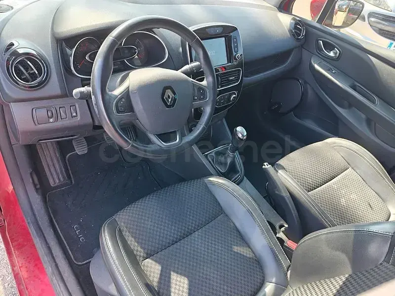 Usado Renault Clio IV Zen 90 CV (66 kW) 2016 Granate Berlina