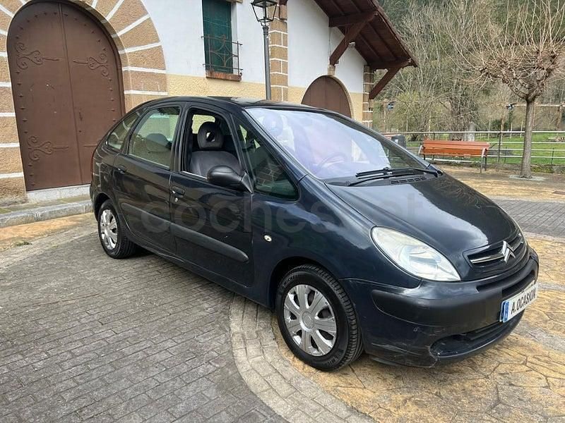 Usado Citroën Xsara Picasso 110 CV (80 kW) 2007 Negro Monovolumen